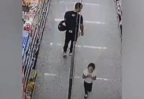 Imagem de Homem é preso por filmar crianças em shopping e vender vídeos