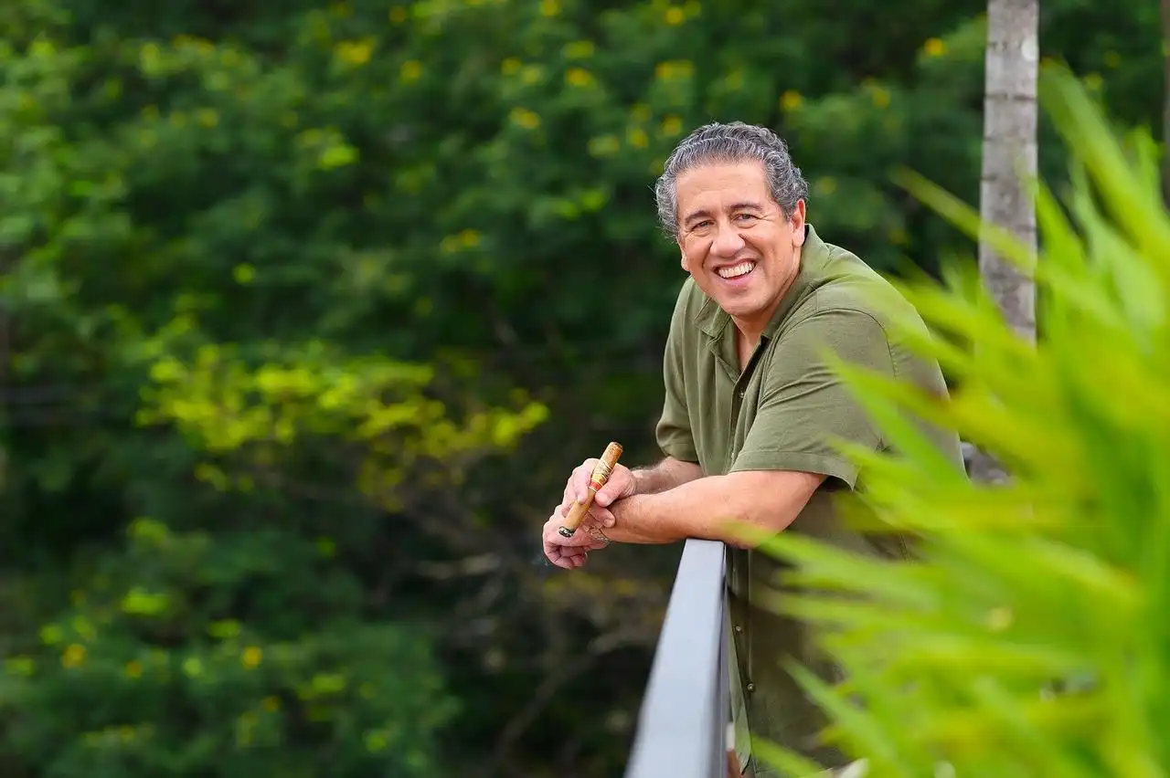 Imagem de Altemar Dutra Jr. se renova nos palcos para comemorar 30 anos de carreira