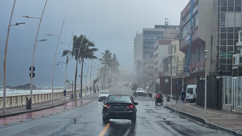 Imagem de Alerta de risco: Inmet prevê temporal em Salvador e mais de 130 cidades baianas; veja lista