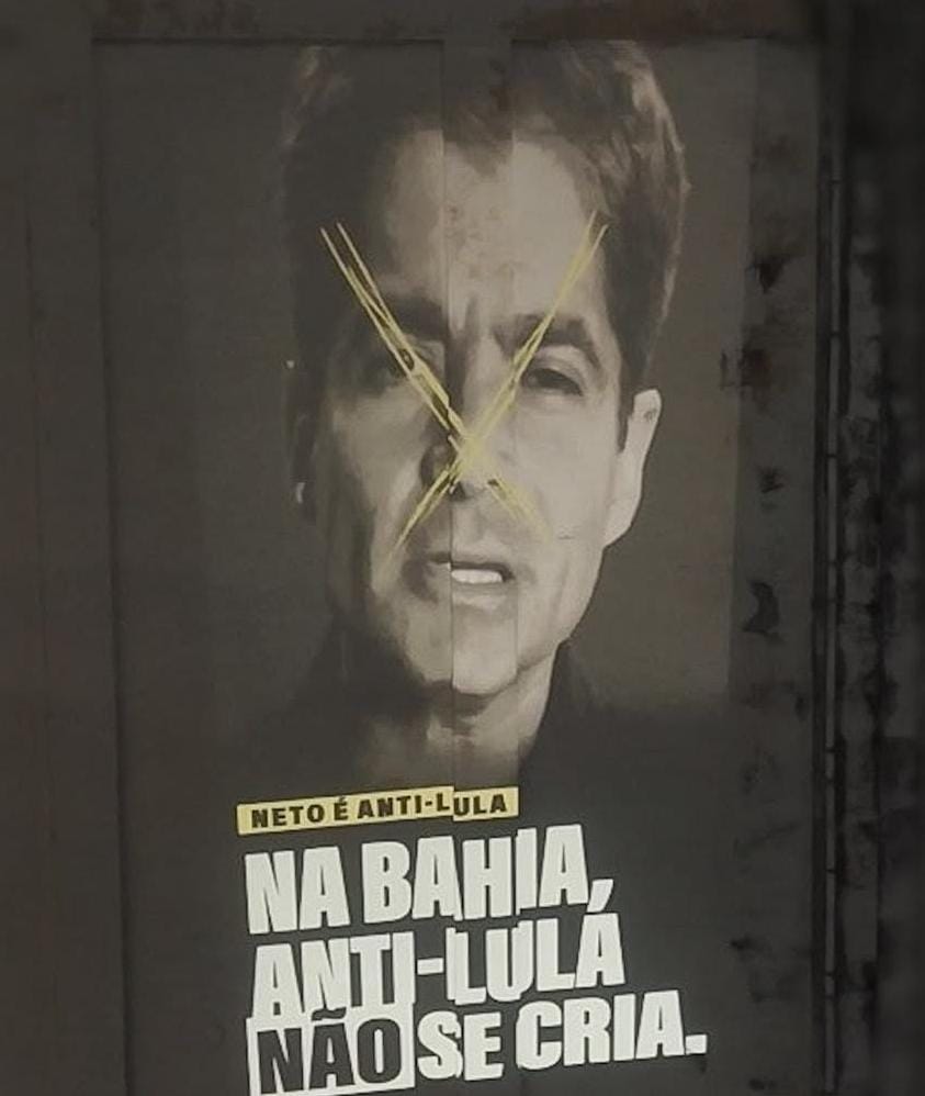 Imagem de Ativistas realizam projeção a favor do presidente Lula
