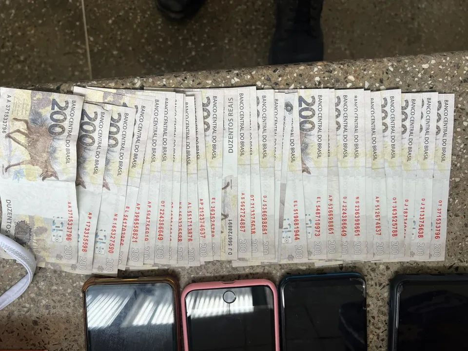 Imagem de Grupo é preso por circular notas falsas de R$ 200 na Bahia