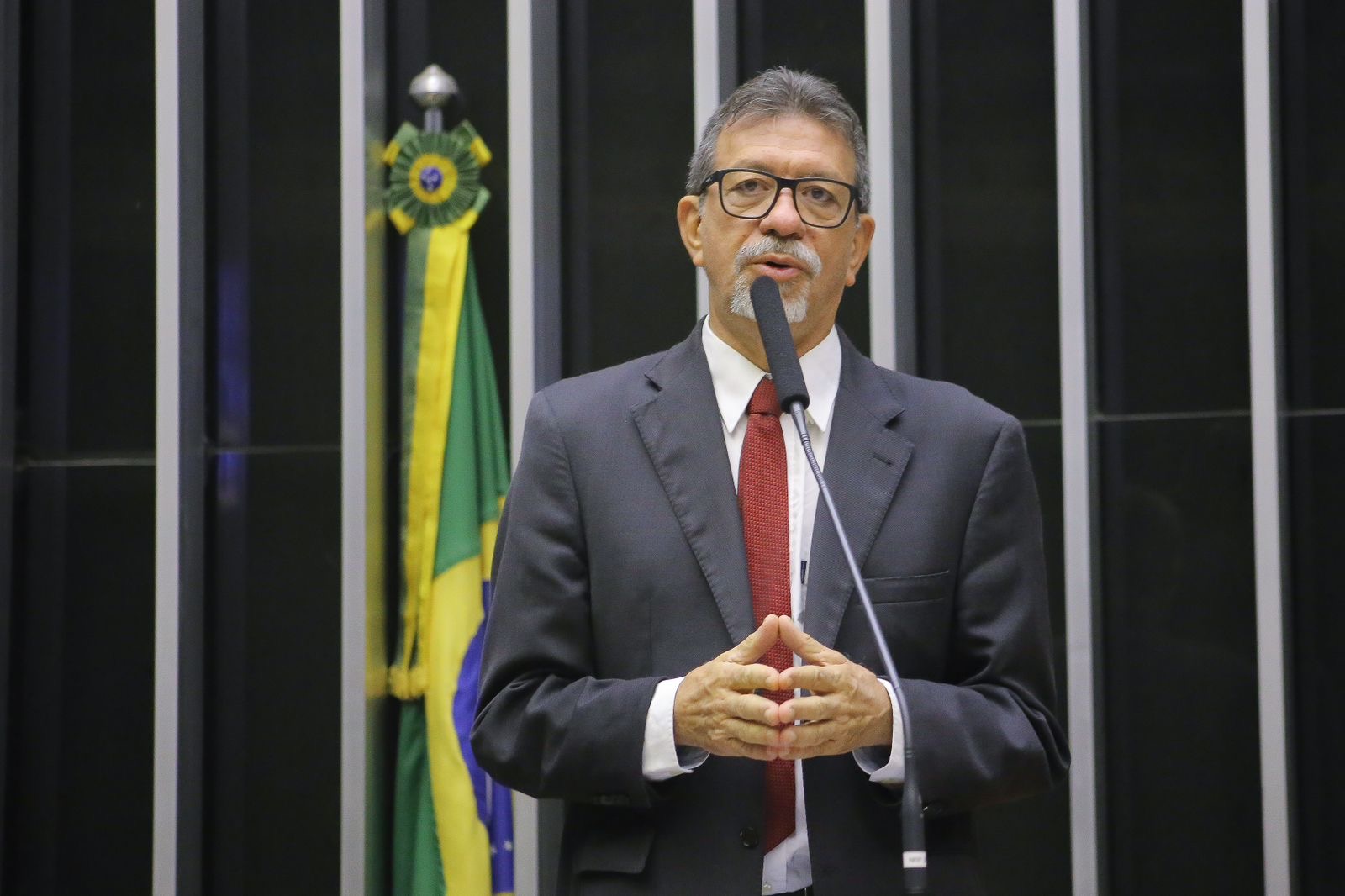 Imagem de "A corrupção virou marca do grupo de ACM Neto", afirma deputado Afonso Florence, após novas investigações