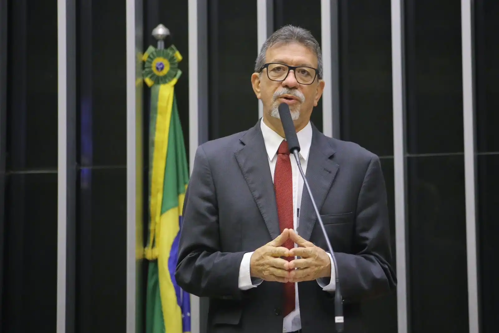 Imagem de "A corrupção virou marca do grupo de ACM Neto", afirma deputado Afonso Florence, após novas investigações