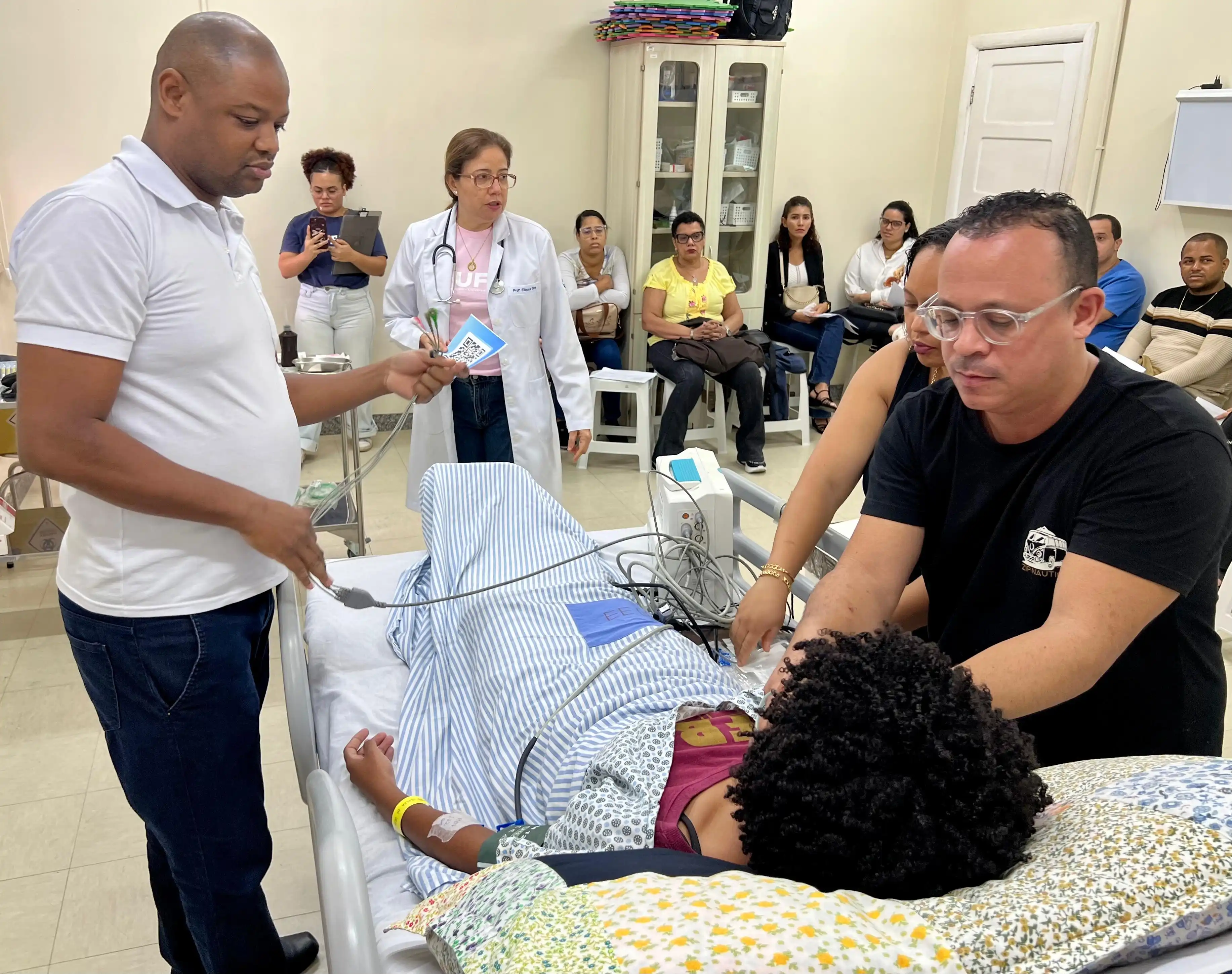 Imagem de Escola de Enfermagem da UFBA e Hospital de Brotas firmam parceria para reciclagem técnica de profissionais de saúde