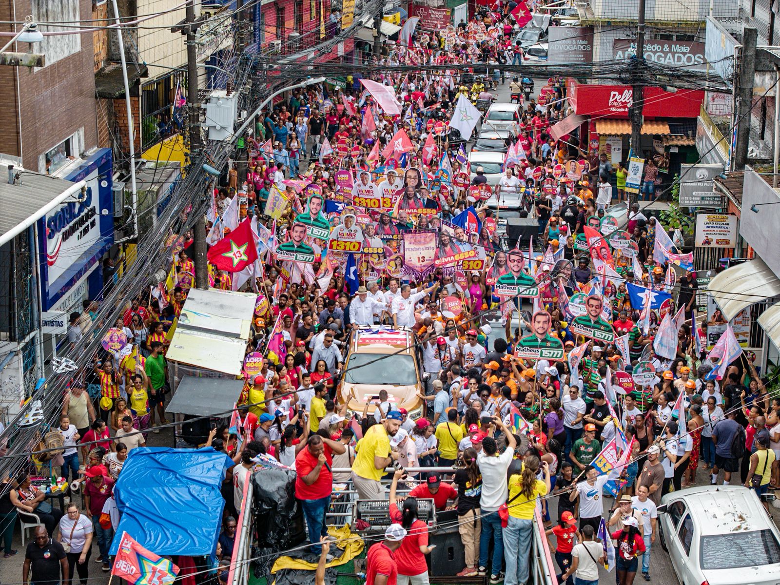 Imagem de Site financiado pelo carlismo, Informe Baiano mente sobre caminha de jerônimo em Pau da Lima, mas a verdade aparece