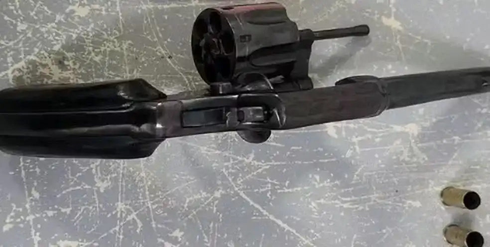 Imagem de Tragédia: filho presencia mãe matar pai por causa de Wi-Fi