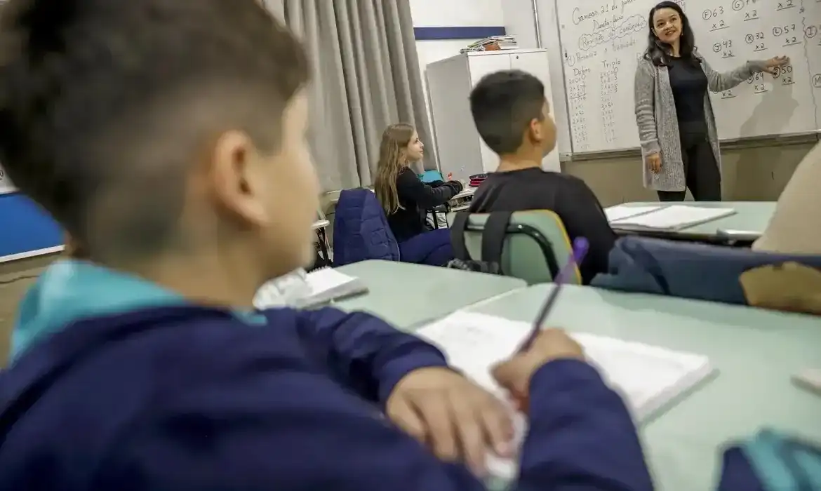 Imagem de Mensalidades de escolas particulares podem subir até 11% em 2027