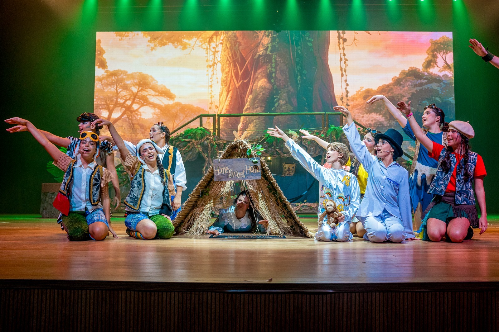 Imagem de "Peter Pan Jr.": Espetáculo licenciado da Broadway, encenado por estudantes, atrai público recorde em Salvador