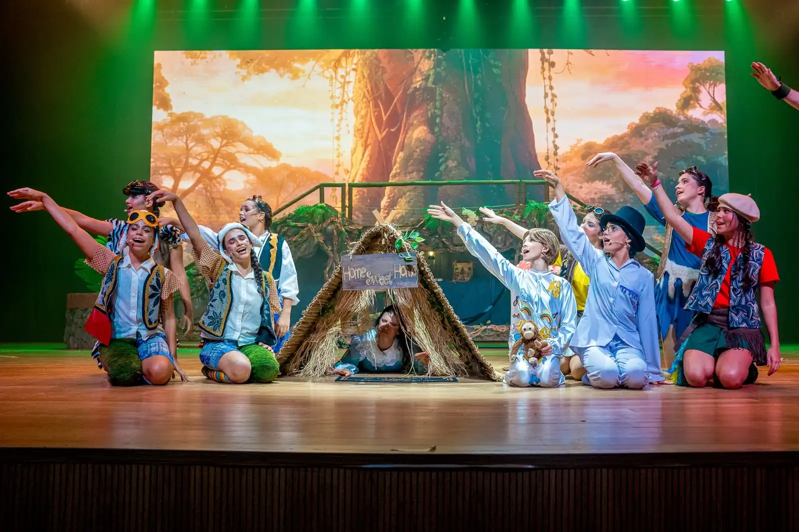 Imagem de "Peter Pan Jr.": Espetáculo licenciado da Broadway, encenado por estudantes, atrai público recorde em Salvador