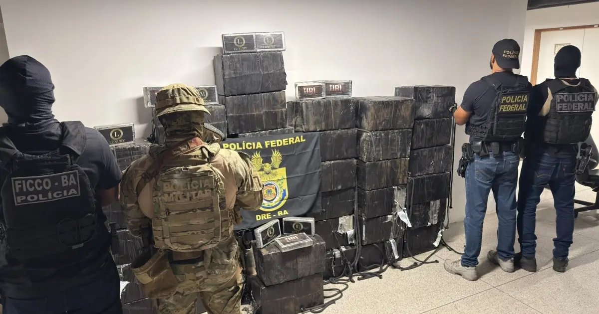 Imagem de Operação apreende 1 tonelada de cocaína e prende 9 homens no Porto de Salvador; droga seria traficada para Europa