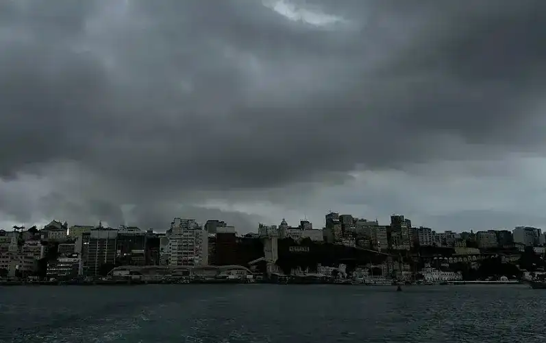 Imagem de Chuva segue em Salvador, mas não representa grandes riscos