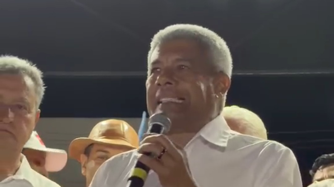 Imagem de Jerônimo destaca ampliação da rede de saúde e critica gestões carlistas