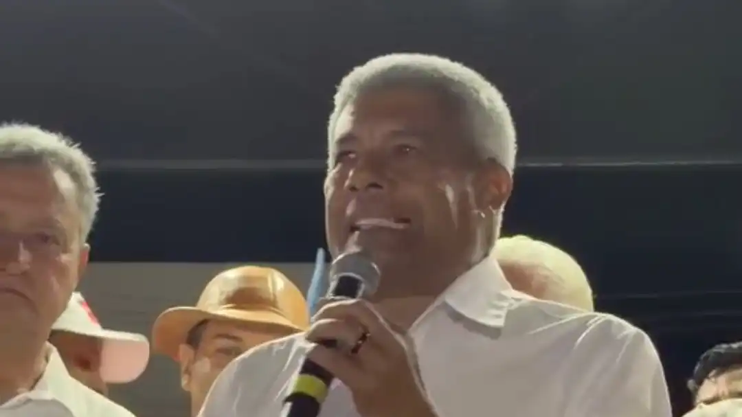 Imagem de Jerônimo destaca ampliação da rede de saúde e critica gestões carlistas