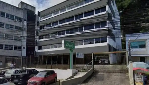 Imagem de Clínica em Salvador é interditada após casos de cegueira em cirurgias