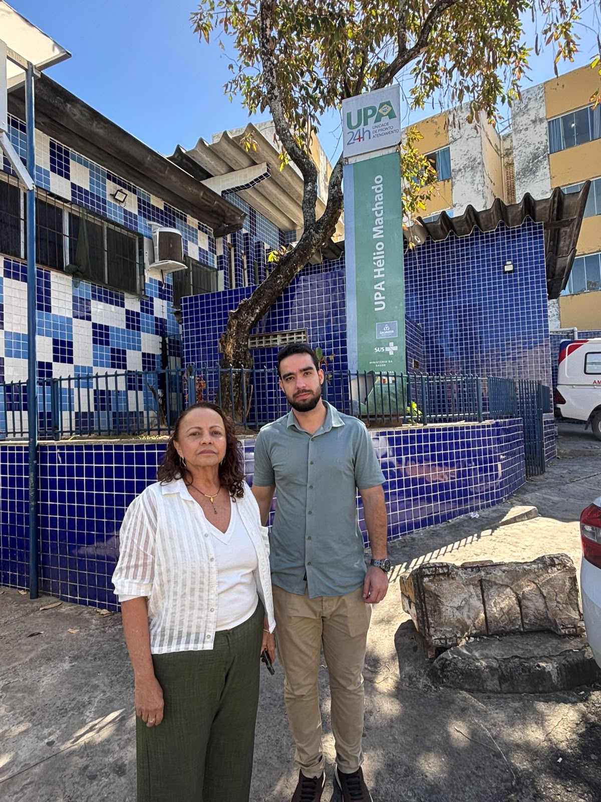 Imagem de Pacientes e servidores da UPA de Itapuã denunciam a Aladilce goteiras, falta de pessoal e de materiais e mudança na escala de trabalho