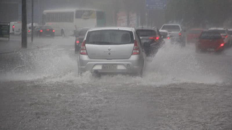 Imagem de Defesa Civil emite alerta para ventania e possibilidade de chuvas intensas em Fortaleza; veja a previsão do tempo completa