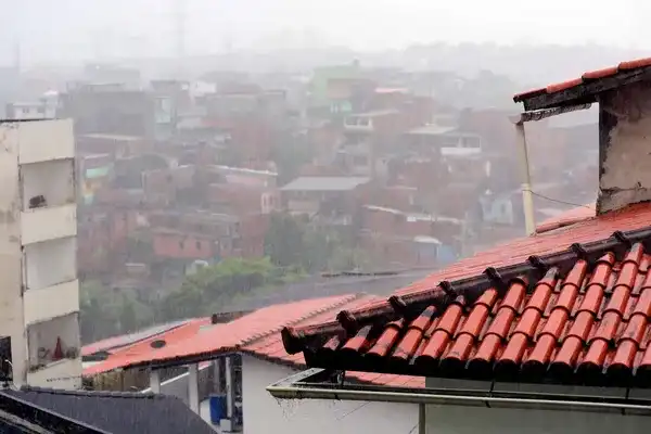 Imagem de Salvador começa semana com chuva; veja como fica o tempo até sexta-feira