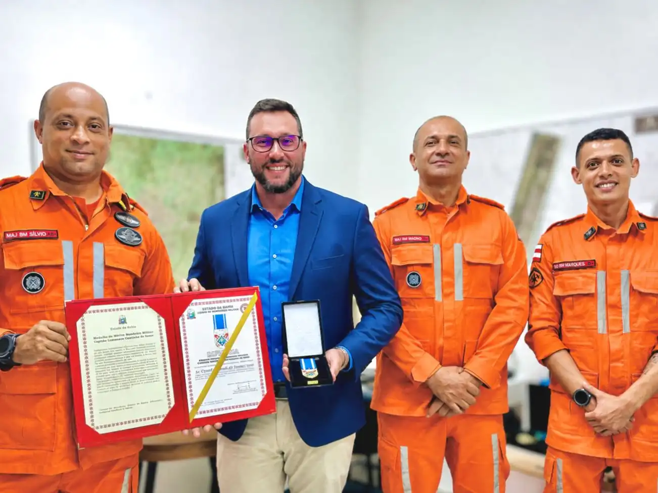 Imagem de Secretário de Governo de Valença recebe a mais alta honraria do Corpo de Bombeiros Militar da Bahia