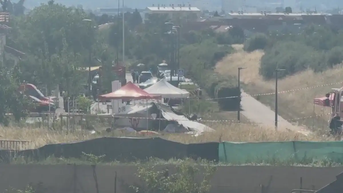 Imagem de Avião com paraquedistas cai na França e deixa 11 mortos