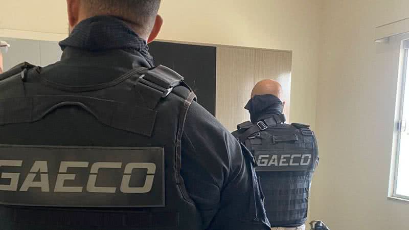 Imagem de Vereador de cidade baiana e mais 27 pessoas são denunciados por suspeita de participação com facção do Rio de Janeiro