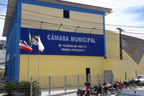 Imagem de Câmara de Teixeira de Freitas abre CPIs para investigar Prefeitura.