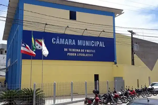 Imagem de Câmara de Teixeira de Freitas abre CPIs para investigar Prefeitura.