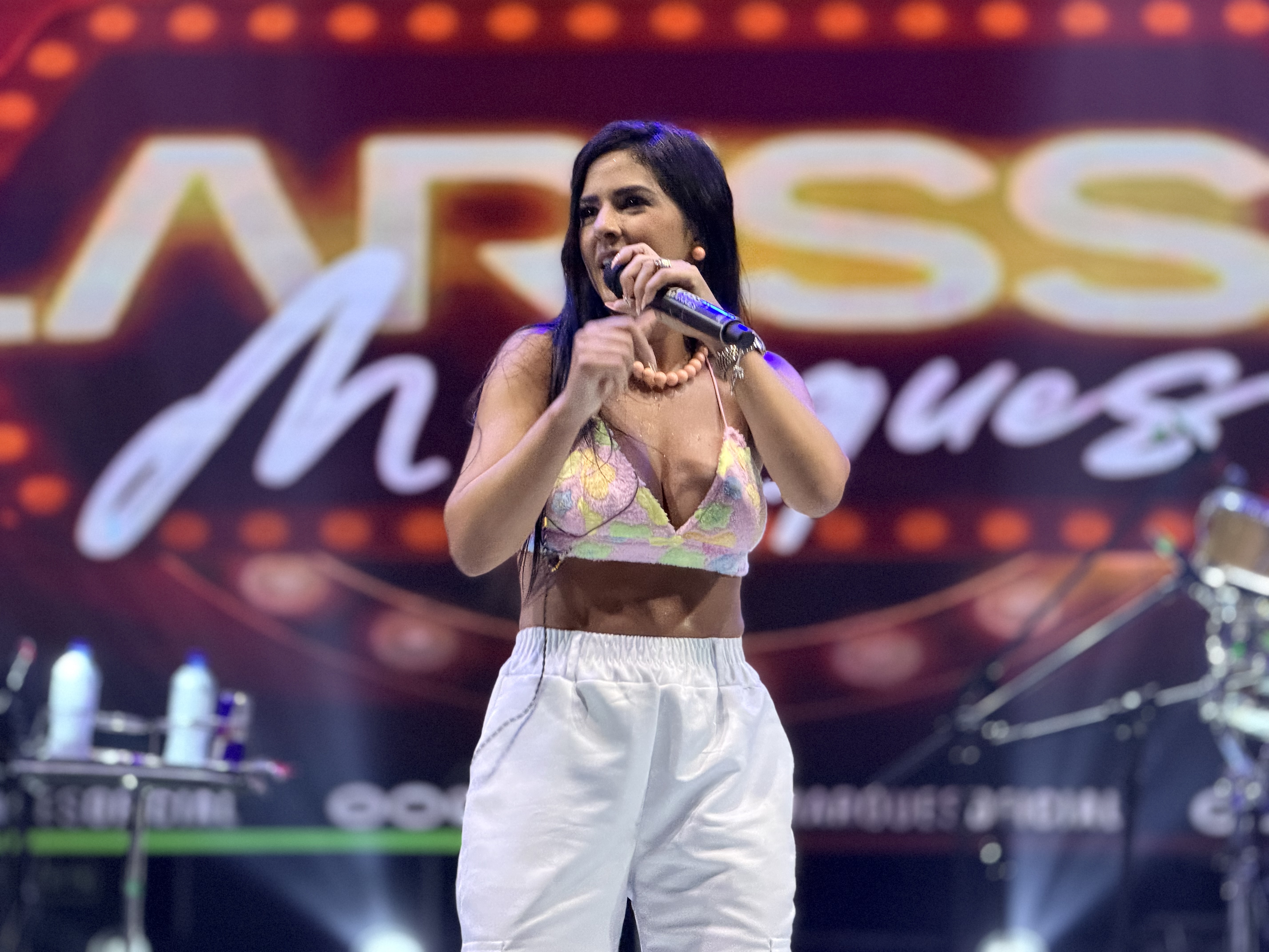 Superação, empoderamento e volta por cima marcam letra autoral