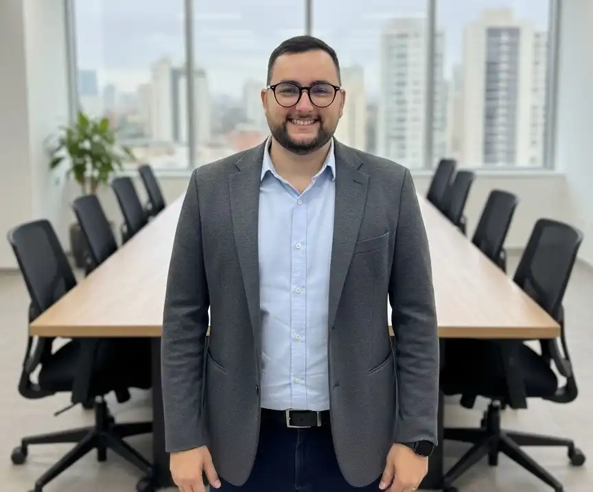 Imagem de Com o título "Números que assombram a oposição: Lula supera 80% em polos da Bahia", cientista político avalia força do presidente no estado