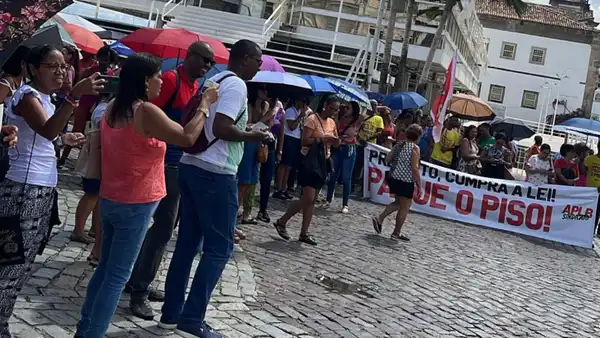 Imagem de Professores municipais realizam paralisação de 72h em Salvador