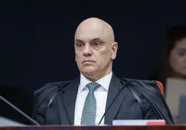 Imagem de Moraes se pronuncia sobre supostas mensagens com Vorcaro